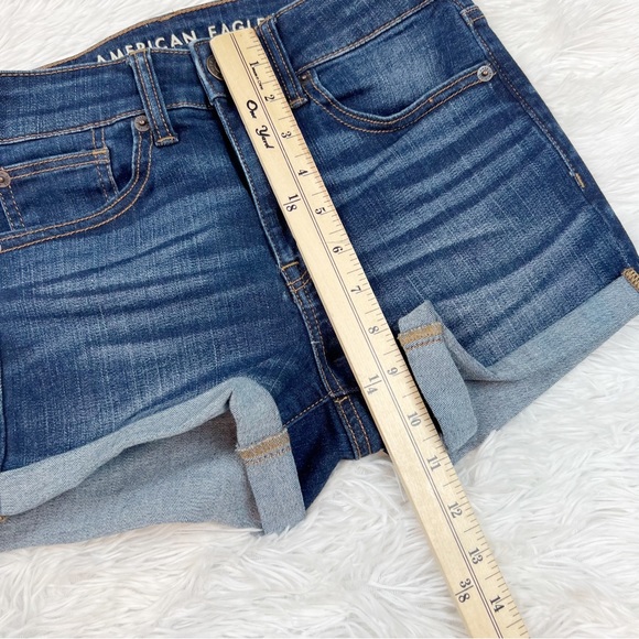 American Eagle next level stretch roll cuff denim shirt in blue - Picture 4 of 9